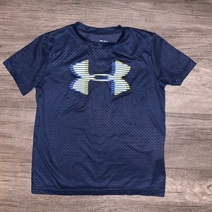 Under Armour size Medium Youth Heatgear T shirt